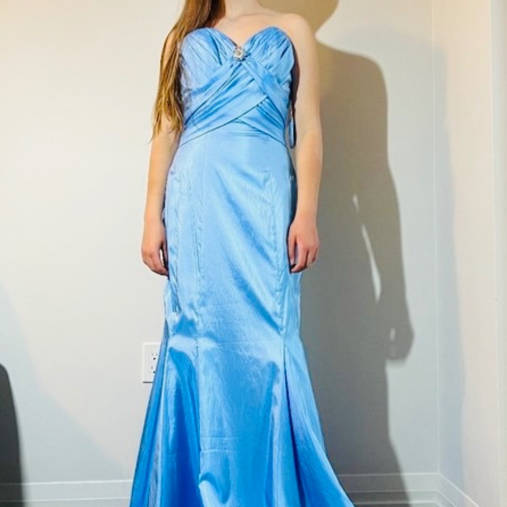 New Mori Lee Party Dress With Tag with a long elegant skirt Ligh Blue